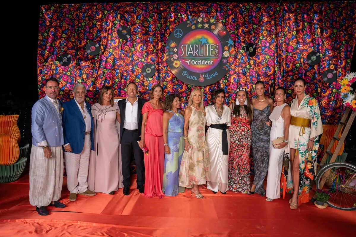 Group photo with Plácido Domingo during the XVII Starlite Occident Gala